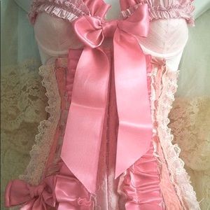 Meet your Posher, The Pink Corset
